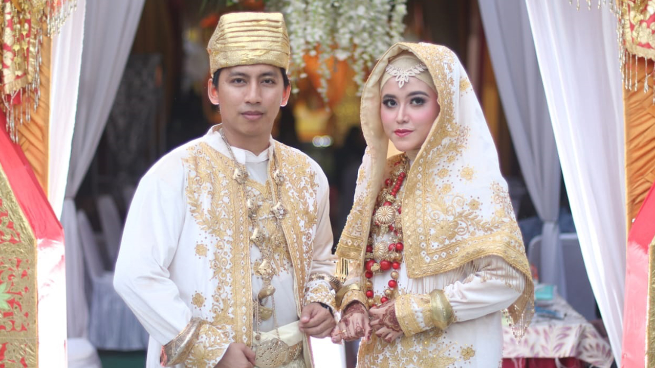 Make up rias pengantin adat padang Sumatera